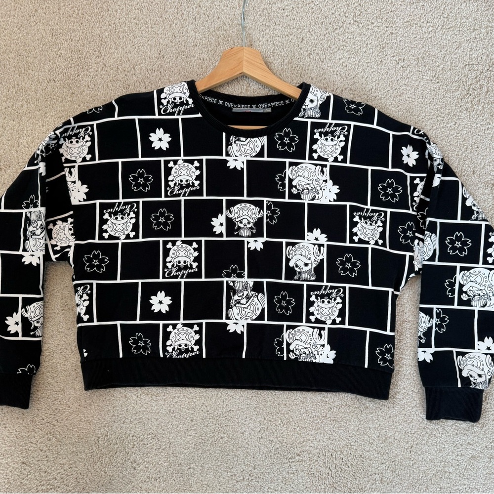 ONE PIECE Tony Tony Chopper Black and White Graphic Sweatshirt